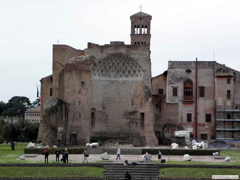 Tempel-der-Venus-und-Roma-0