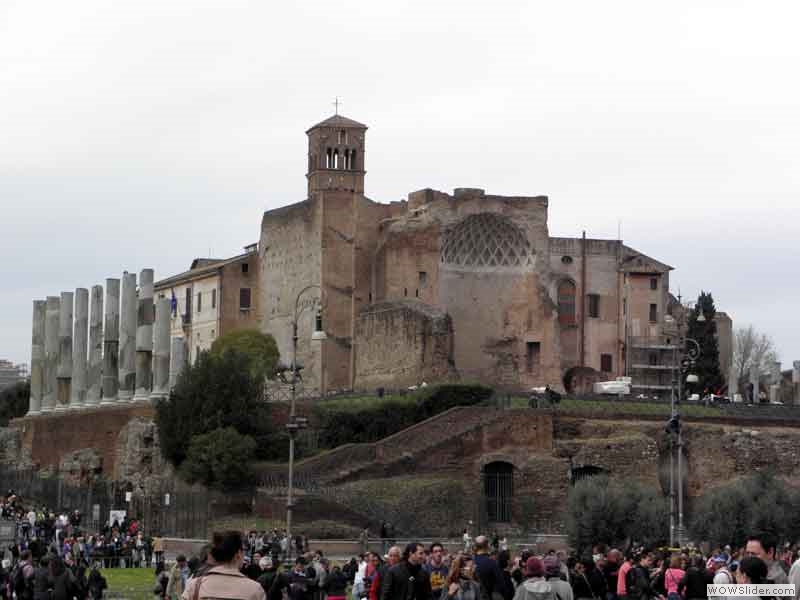Tempel-der-Venus-und-Roma15