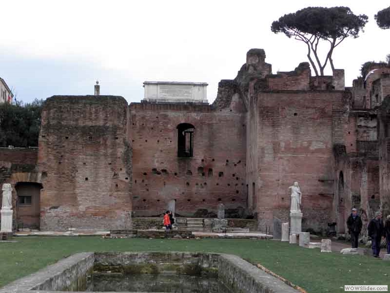 Tempel-der-Vesta-