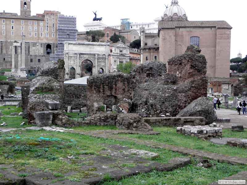 Tempel-des-Divus-Iulius-097
