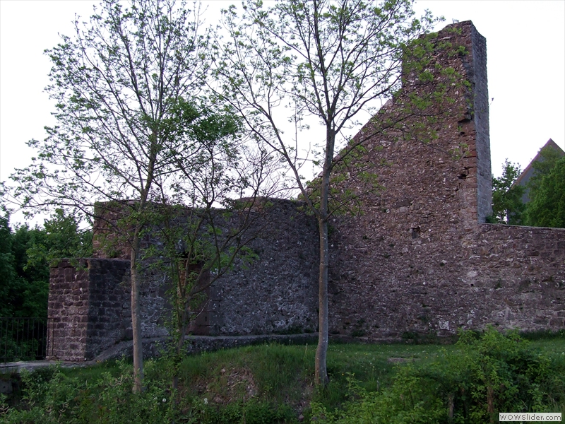 Oestliche-Schildmauer