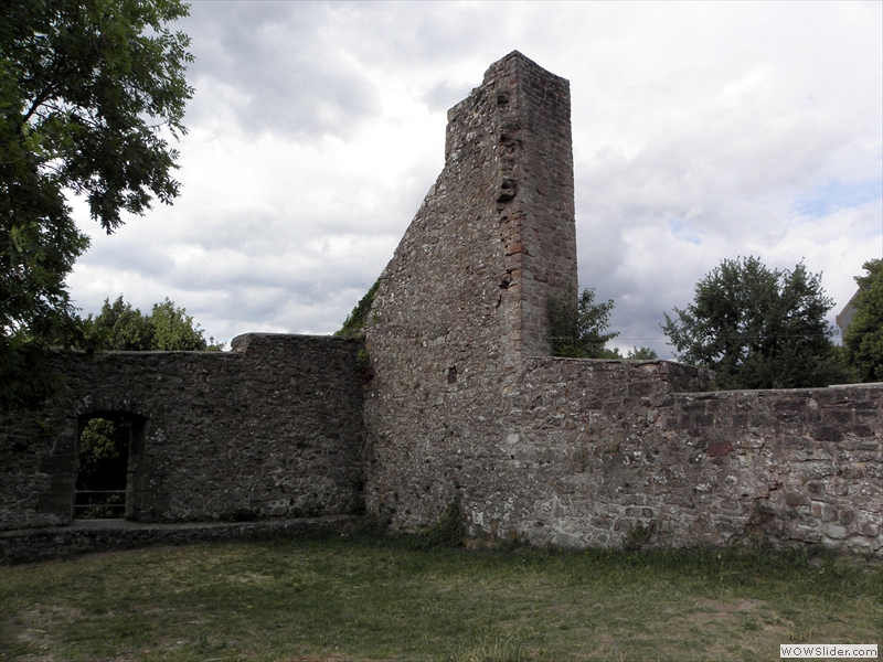 Oestliche-Schildmauer-(2)