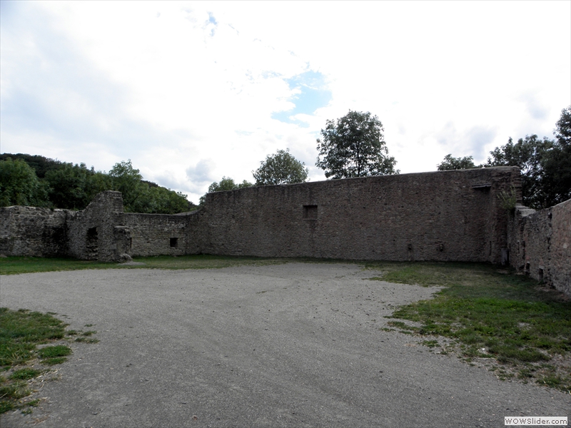 Unt-westliche-Schildmauer-(